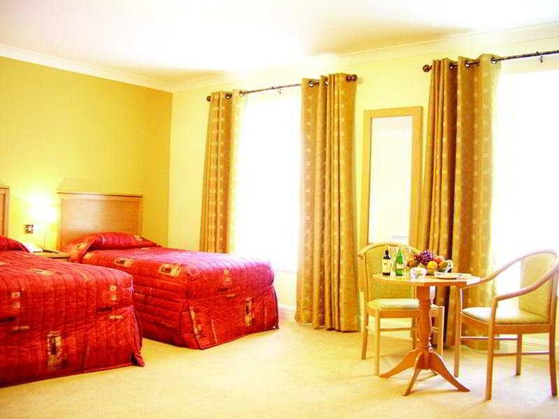 Cill Aodain Court Hotel Килтама Экстерьер фото