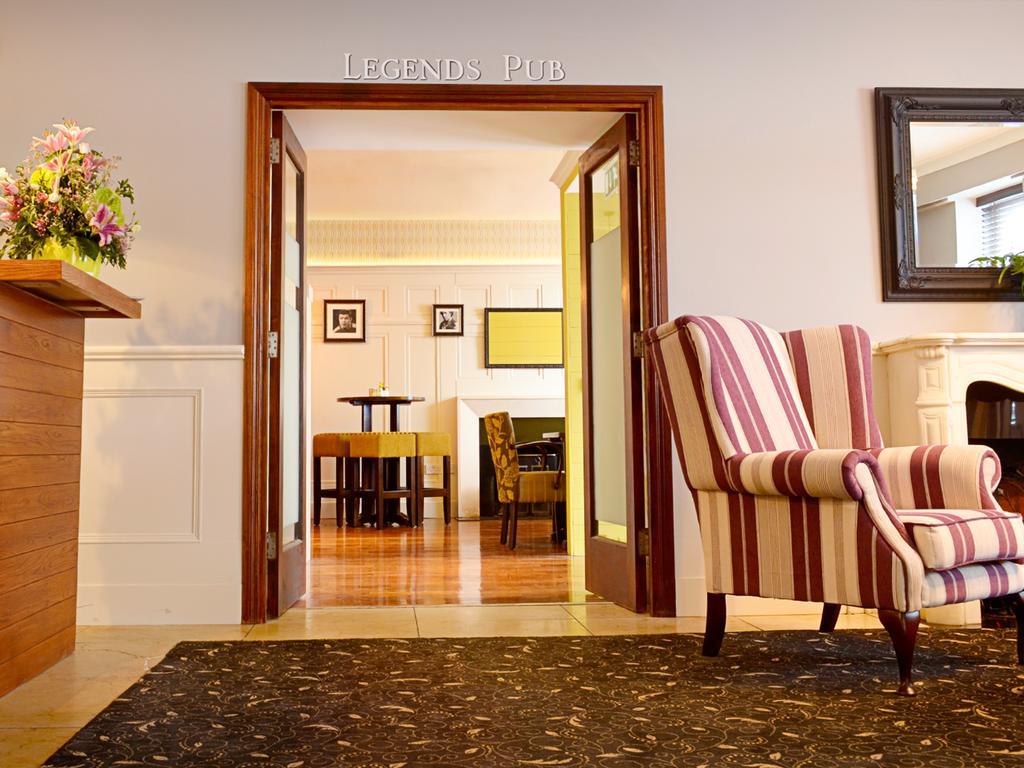 Cill Aodain Court Hotel Килтама Экстерьер фото