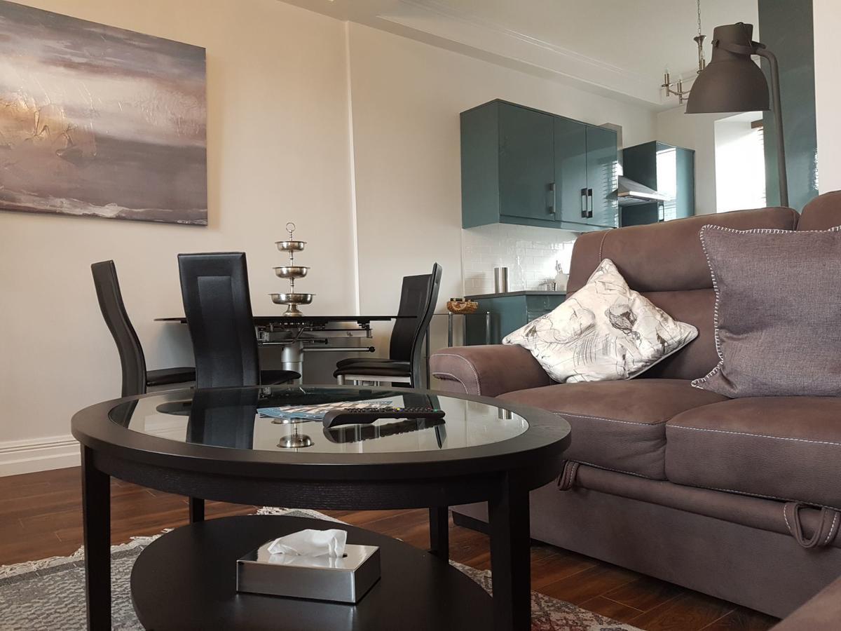 Cill Aodain Court Hotel Килтама Экстерьер фото