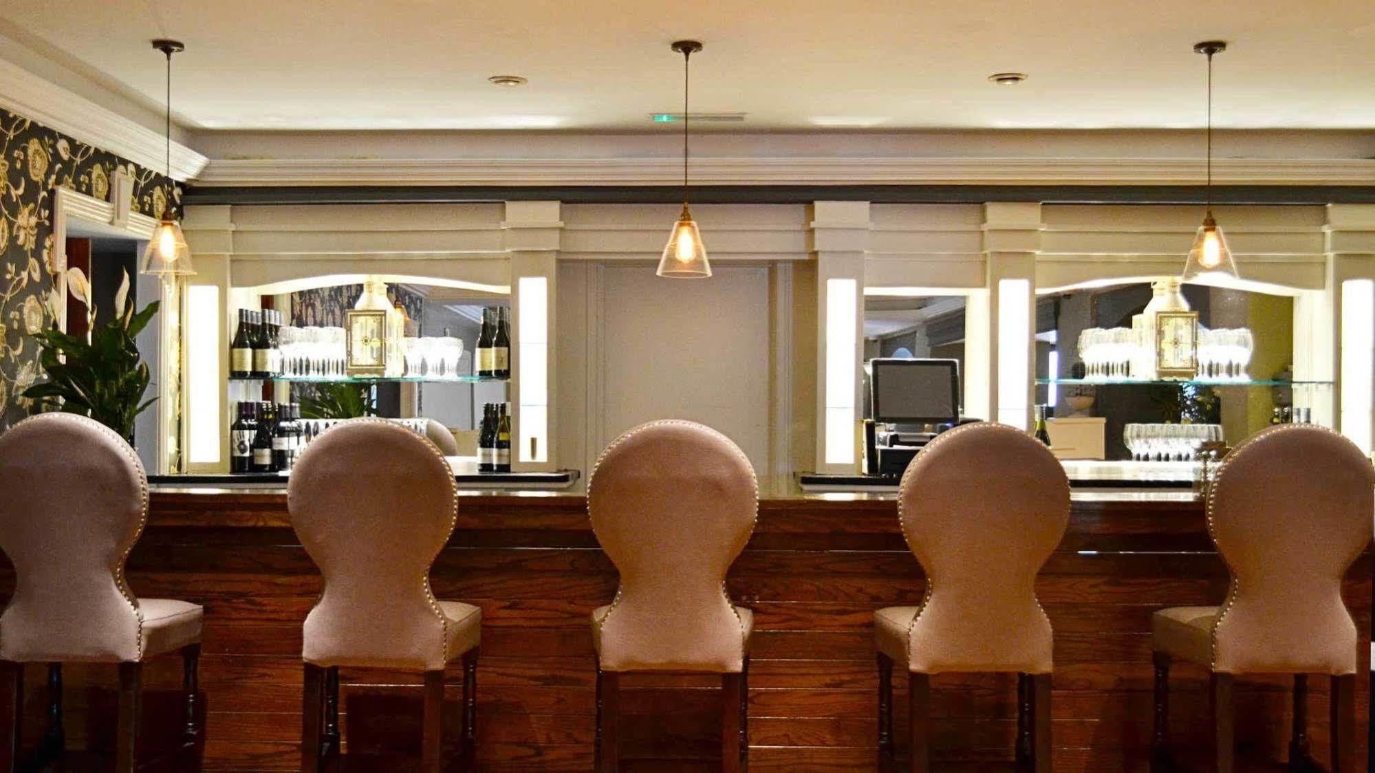 Cill Aodain Court Hotel Килтама Экстерьер фото
